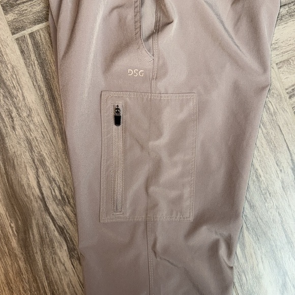 Boys DSG khaki cargo joggers. Lightweight. Size M. - Picture 4 of 7